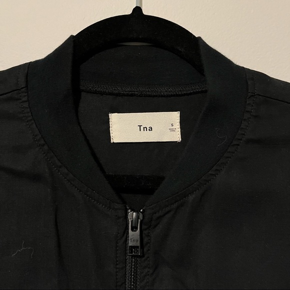 ✨SOLD✨Aritzia TNA Light Bomber Jacket Size Small - Picture 4 of 9